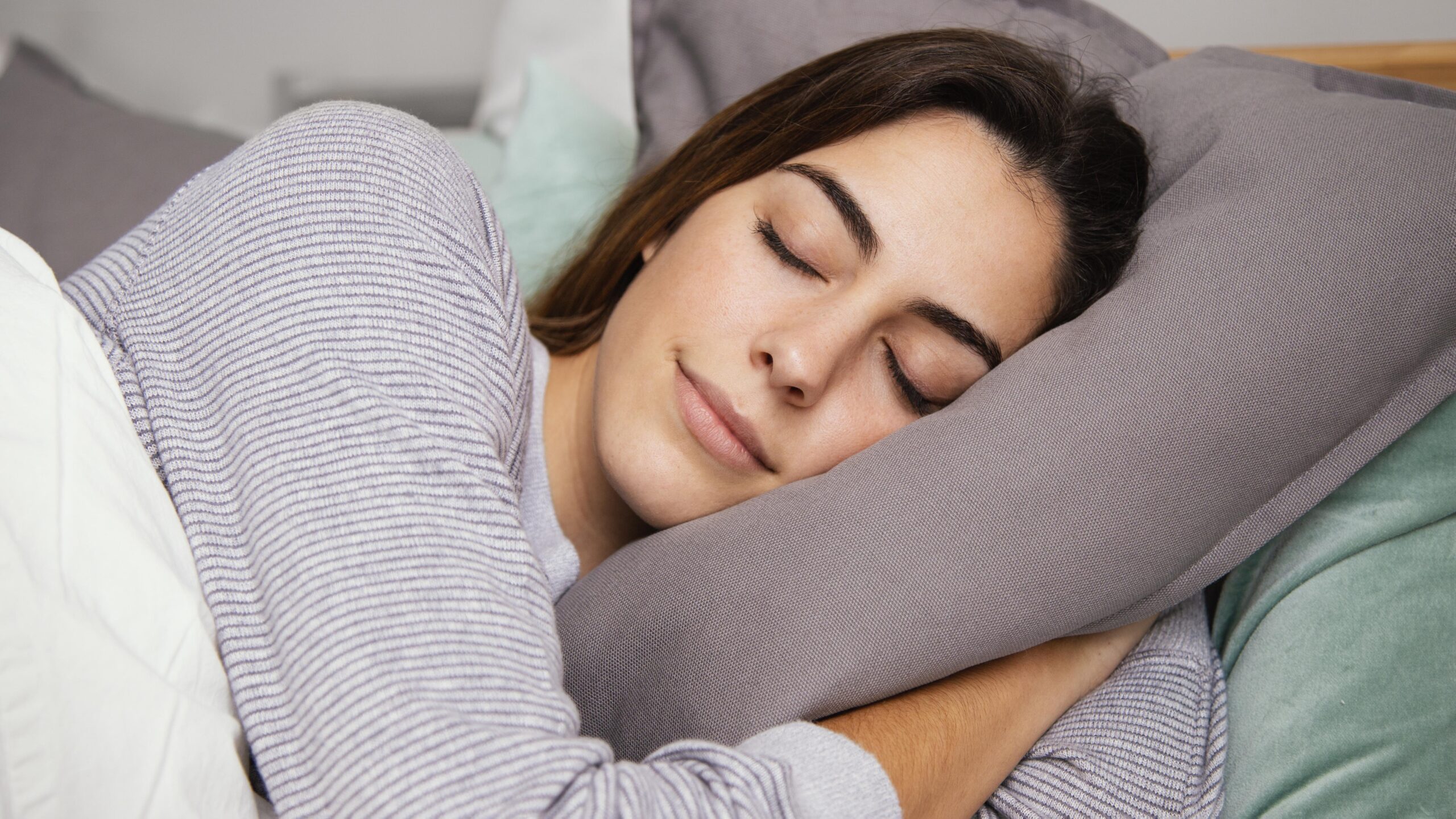 beautiful-woman-sleeping-home